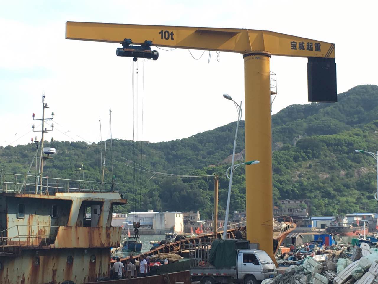 旋臂起重機